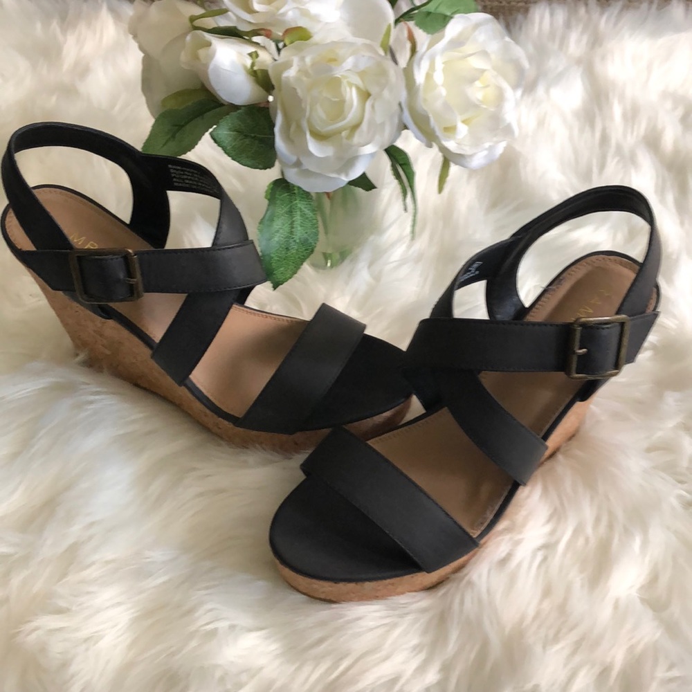 Black Wedges